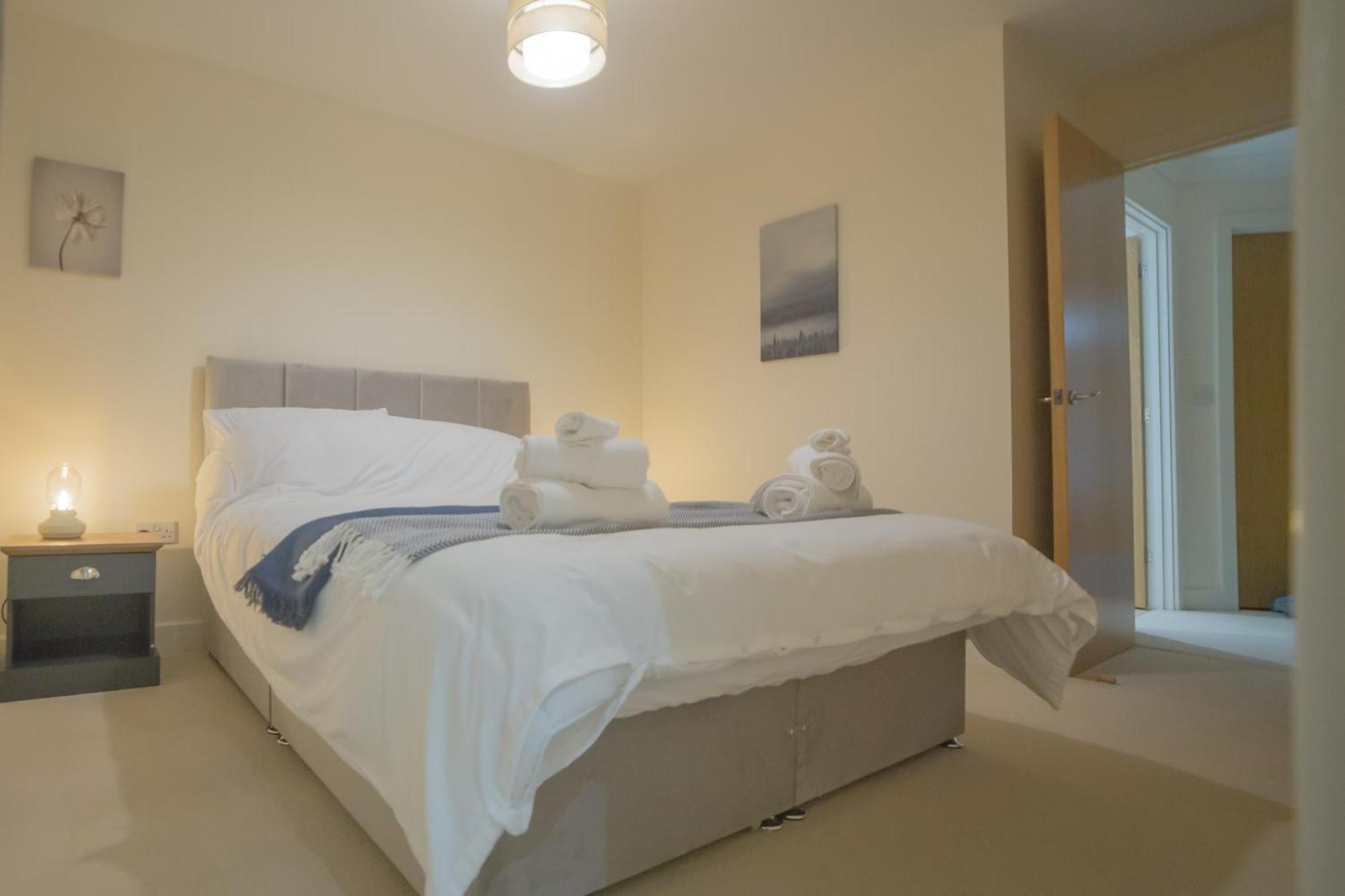 Merstham Sleeps9 Parking&Garage 17 Mins To Gatwick, 30 To London 빌라 외부 사진